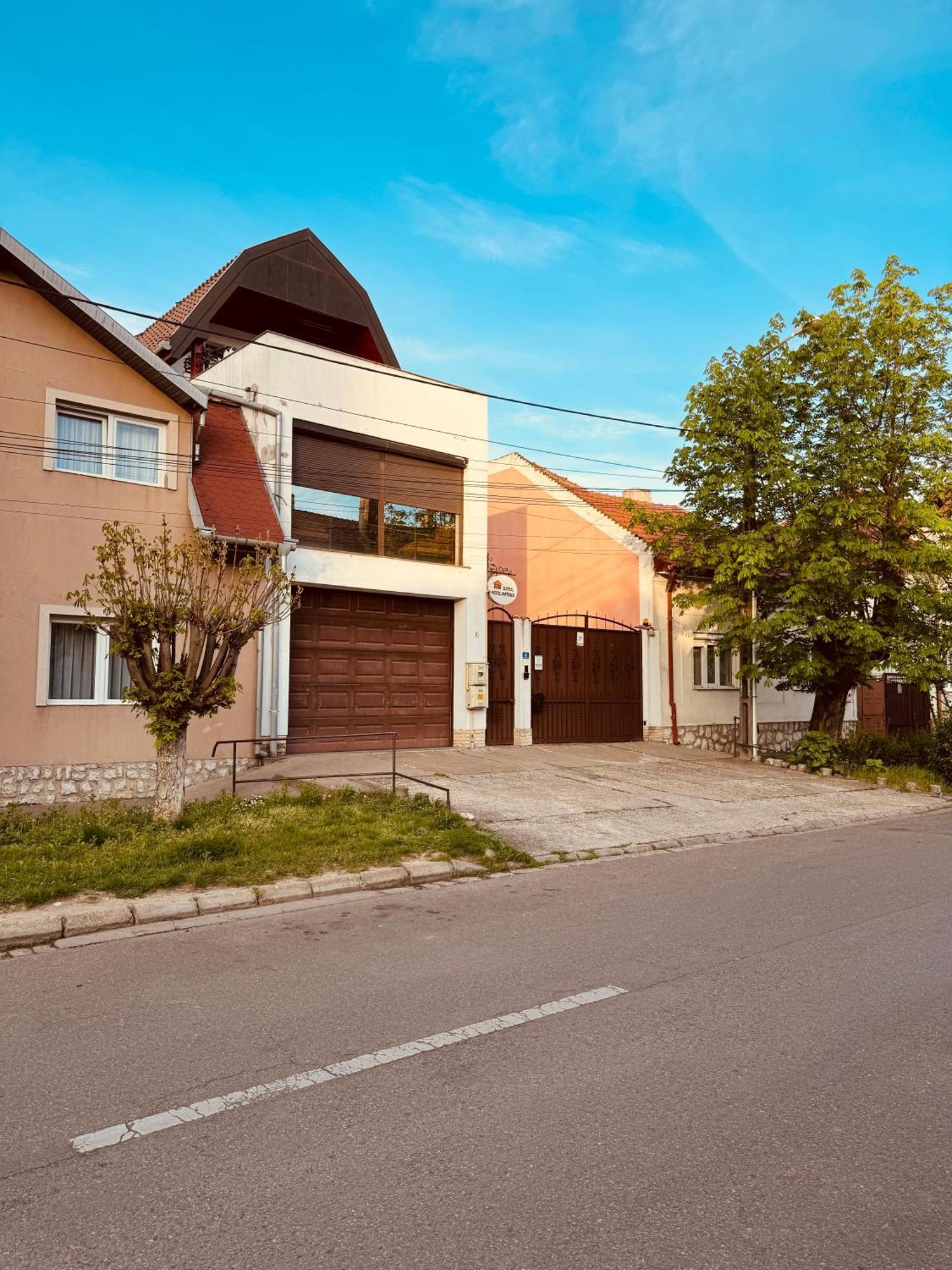 Central Hostel Partener Oradea Exterior foto